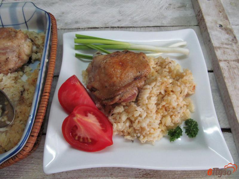 Фото приготовление рецепта: Курица с рисом в духовке шаг №7