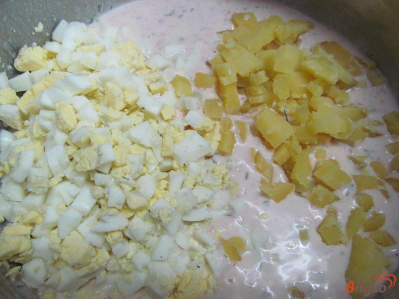 Фото приготовление рецепта: Окрошка на кефире и минеральной воде с хреном и горчицей шаг №3