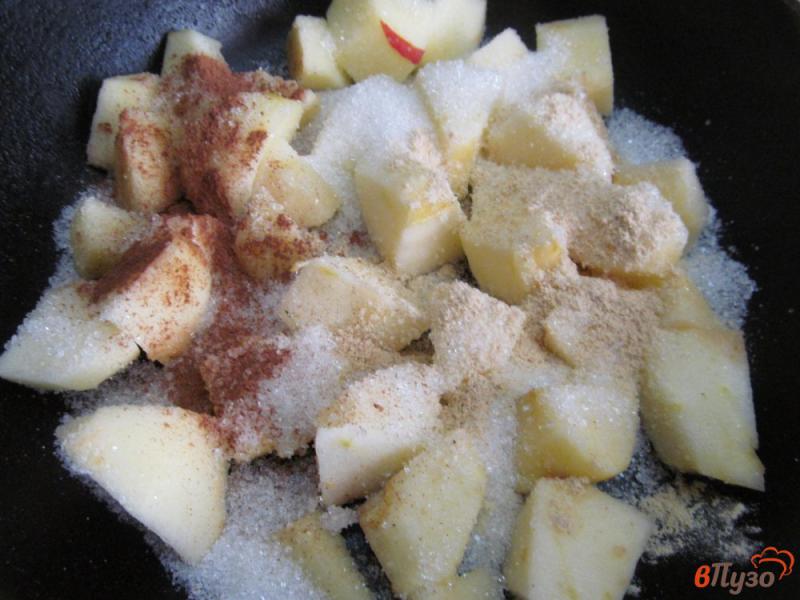 Фото приготовление рецепта: Пюре из вареных яблок со взбитыми сливками шаг №2