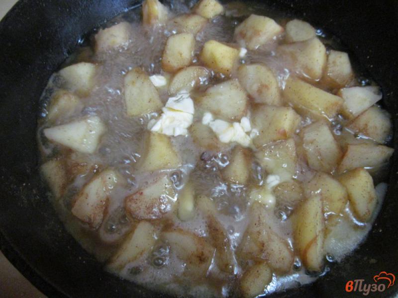 Фото приготовление рецепта: Пюре из вареных яблок со взбитыми сливками шаг №3
