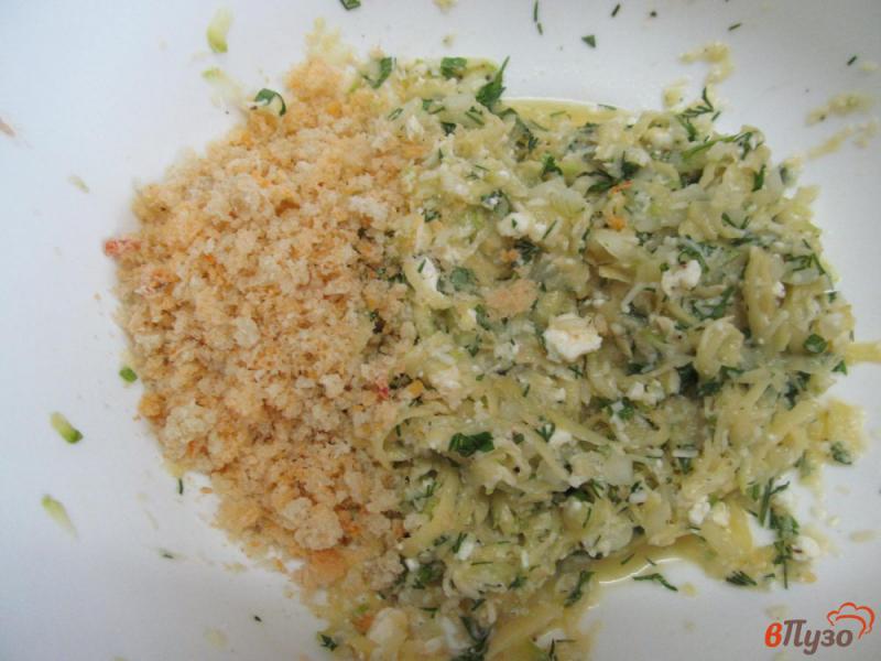 Фото приготовление рецепта: Греческие котлеты из кабачка и картофеля шаг №6