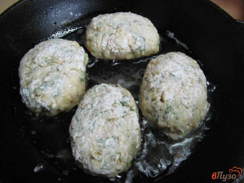 Фото приготовление рецепта: Греческие котлеты из кабачка и картофеля шаг №7