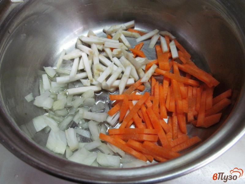 Фото приготовление рецепта: Овощной суп с мясным фаршем и шпинатом шаг №1