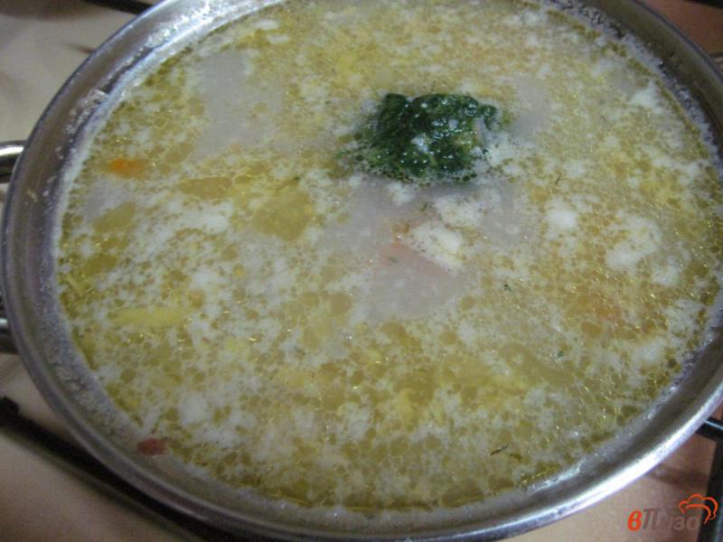 Фото приготовление рецепта: Овощной суп с мясным фаршем и шпинатом шаг №5