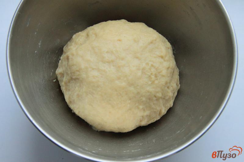 Фото приготовление рецепта: Коржики на кефире с грецкими орехами шаг №4