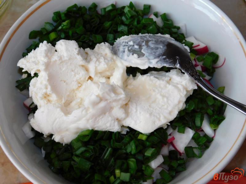 Фото приготовление рецепта: Овощной салат с творожным сыром шаг №4