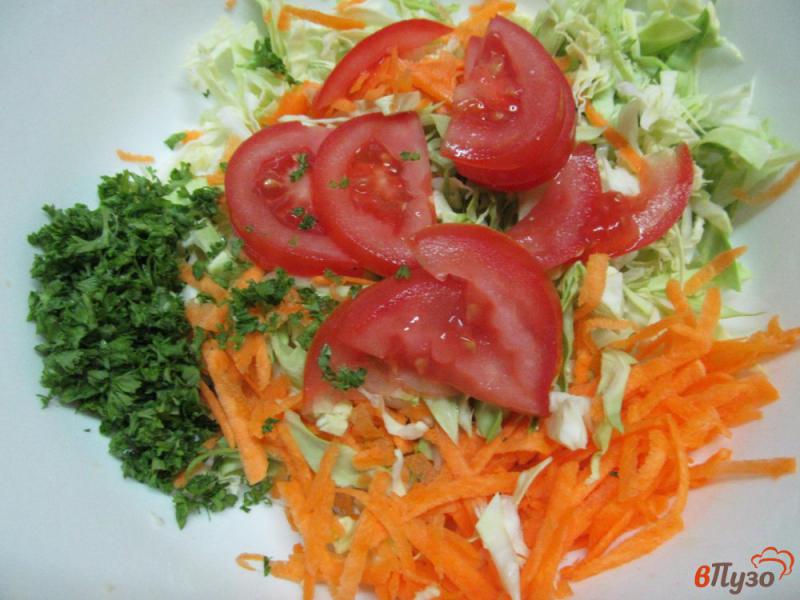 Фото приготовление рецепта: Салат из капусты с чесноком шаг №2