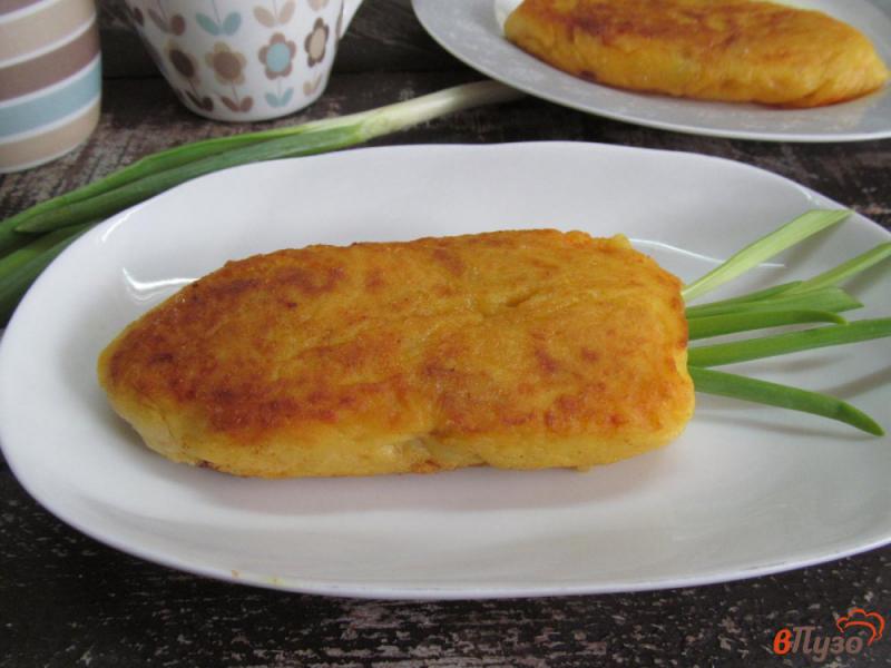 Фото приготовление рецепта: Картофельные зразы с мясом «морковки» шаг №9