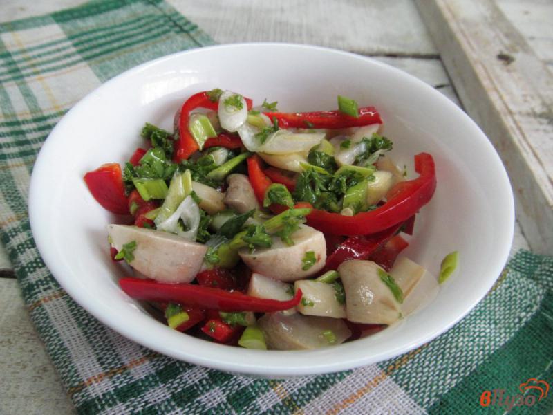 Фото приготовление рецепта: Салат из вареных грибов и болгарского перца шаг №6