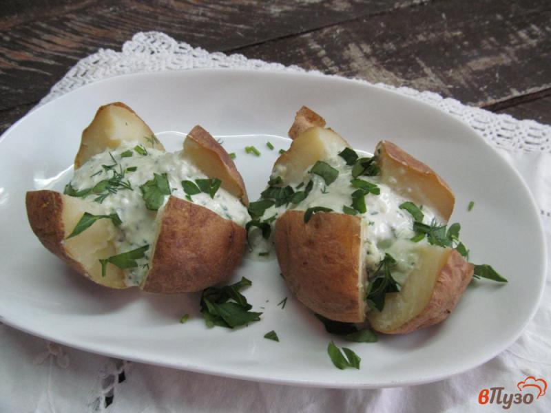 Фото приготовление рецепта: Запеченный картофель под соусом тартар шаг №6