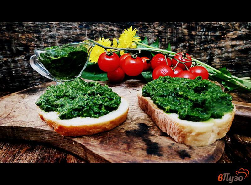 Фото приготовление рецепта: Зелёный соус из шпината и салата шаг №11