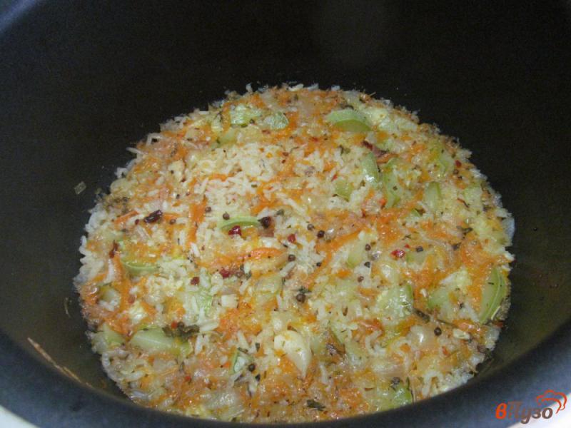 Фото приготовление рецепта: Тушеные кабачки с рисом в мультиварке шаг №6
