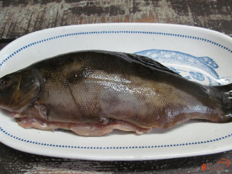 Фото приготовление рецепта: Жареная рыба под соусом из апельсина шаг №1