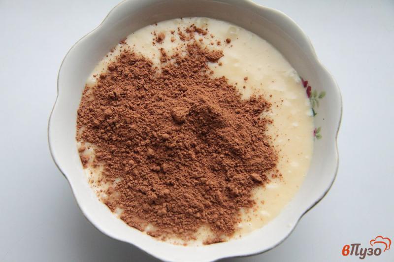 Фото приготовление рецепта: Грушевый кекс с какао шаг №6