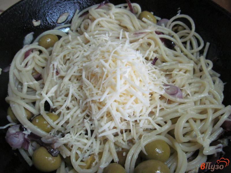 Фото приготовление рецепта: Паста с овощами и копченым сыром шаг №4