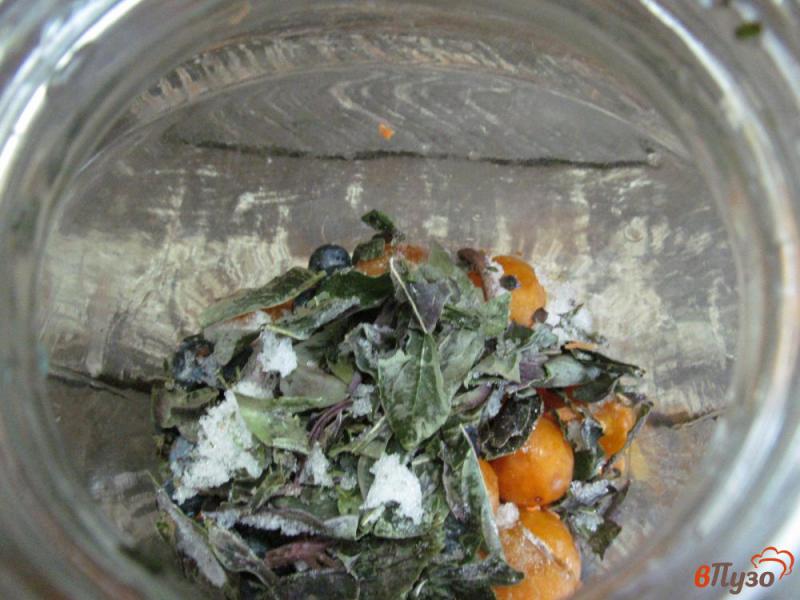 Фото приготовление рецепта: Напиток - чай из моркови с апельсином шаг №4