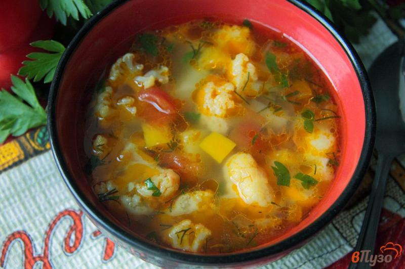 Фото приготовление рецепта: Суп овощной с цветной капустой на курином бульоне шаг №8