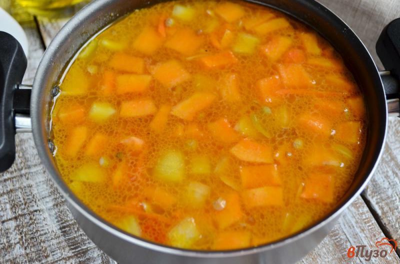Фото приготовление рецепта: Карри-суп с чечевицей и тыквой шаг №8