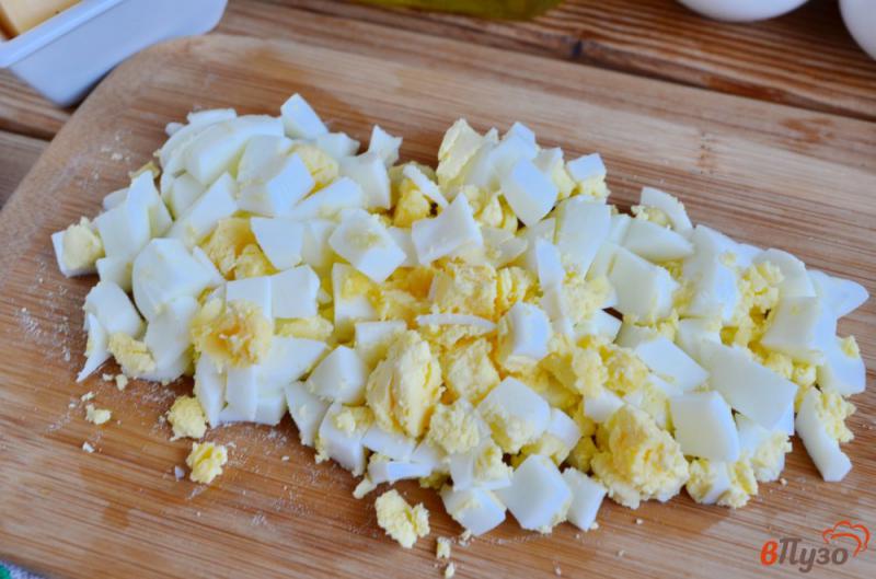 Фото приготовление рецепта: Лаваш жареный с яйцом и шпинатом шаг №4
