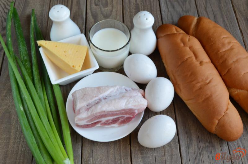 Фото приготовление рецепта: Лодочки с беконом, яйцом и сыром шаг №1