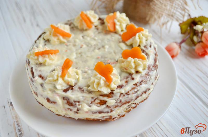 Фото приготовление рецепта: Морковный торт с сардиной и сливочным сыром шаг №10