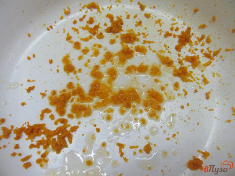 Фото приготовление рецепта: Булочки на кислом молоке с цедрой апельсина и фетой шаг №1