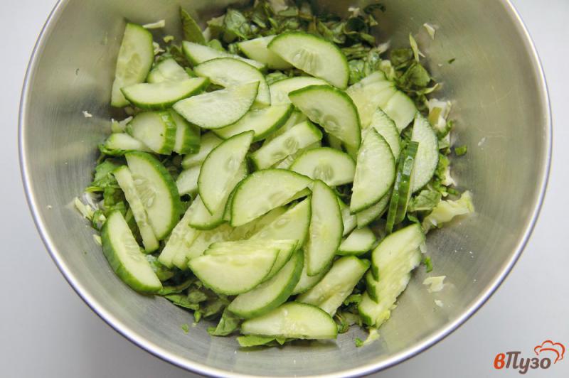 Фото приготовление рецепта: Весенний салат с щавелем шаг №4