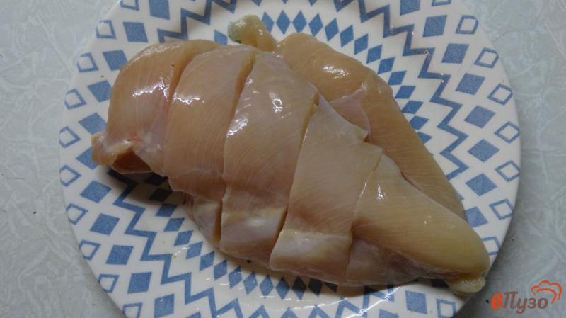 Фото приготовление рецепта: Куриное филе запеченное с виноградом шаг №2