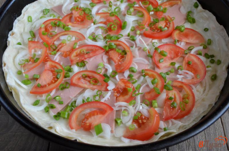 Фото приготовление рецепта: Пицца на лаваше в духовке шаг №4