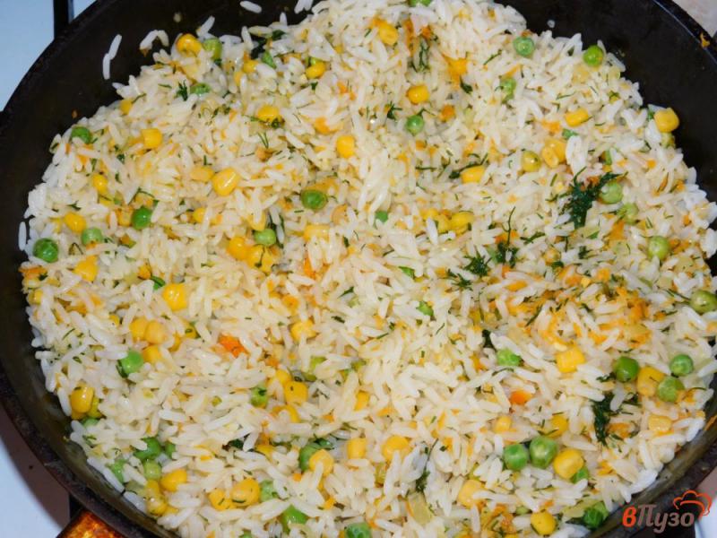 Фото приготовление рецепта: Гарнир из риса с овощами шаг №4