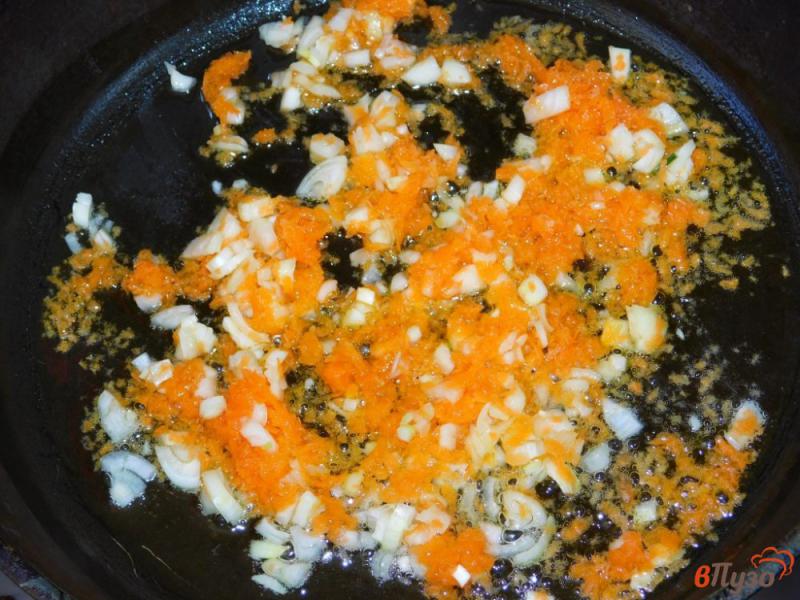 Фото приготовление рецепта: Гарнир из риса с овощами шаг №2