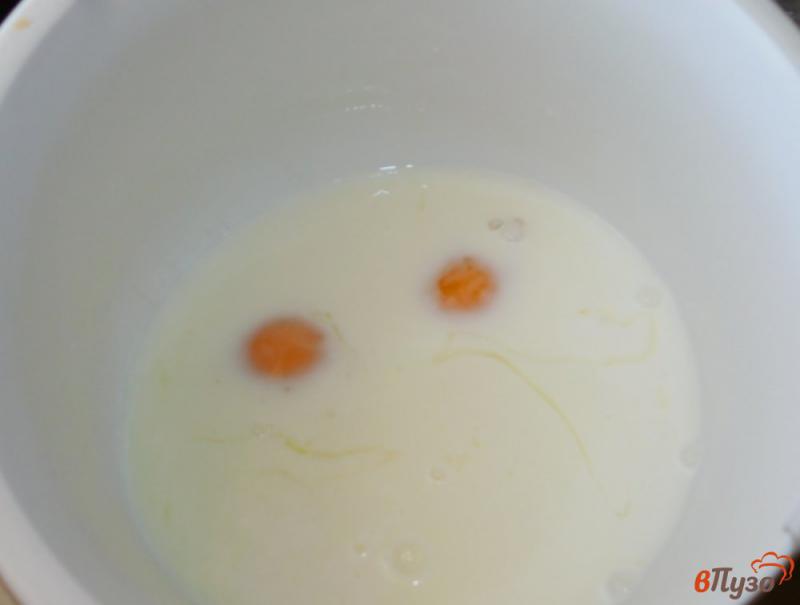 Фото приготовление рецепта: Оладьи на йогурте с вишней шаг №1