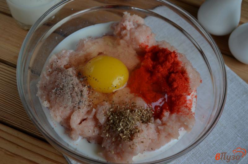 Фото приготовление рецепта: Домашние сосиски из курицы шаг №3
