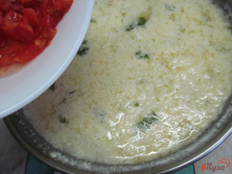 Фото приготовление рецепта: Картофельный суп с яйцом и помидором шаг №8