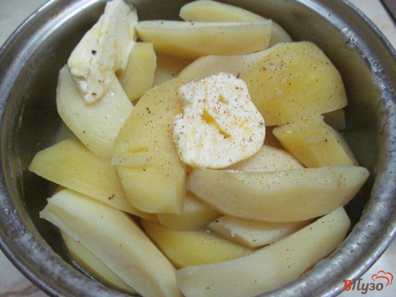 Фото приготовление рецепта: Картофельное пюре с чипсами из колбасы шаг №1