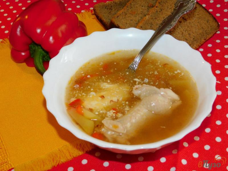 Фото приготовление рецепта: Легкий куриный суп с гречкой и болгарским перцем шаг №5