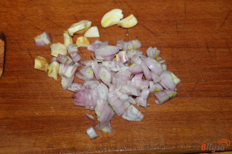 Фото приготовление рецепта: Тушеный картофель с телятиной и шпинатом шаг №3