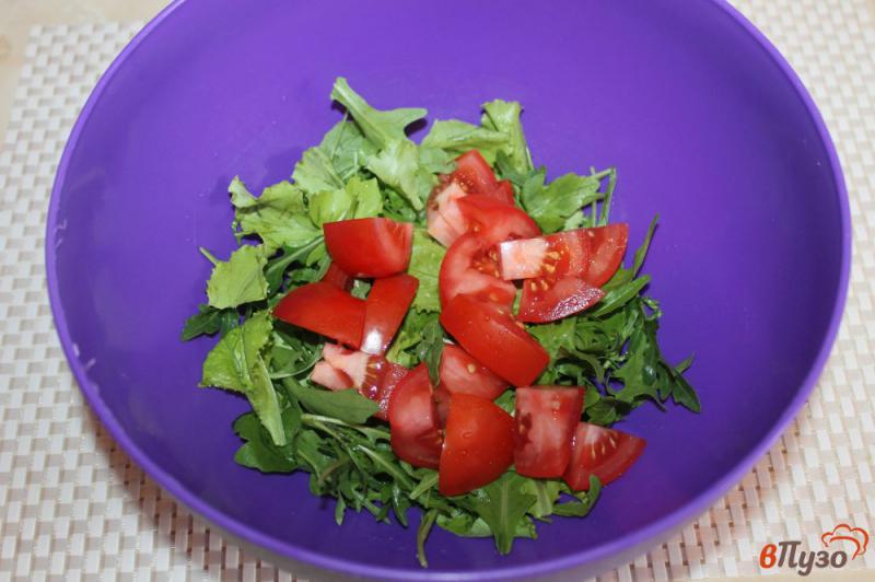Фото приготовление рецепта: Салат из кабачков, листового салата и вяленого мяса шаг №4