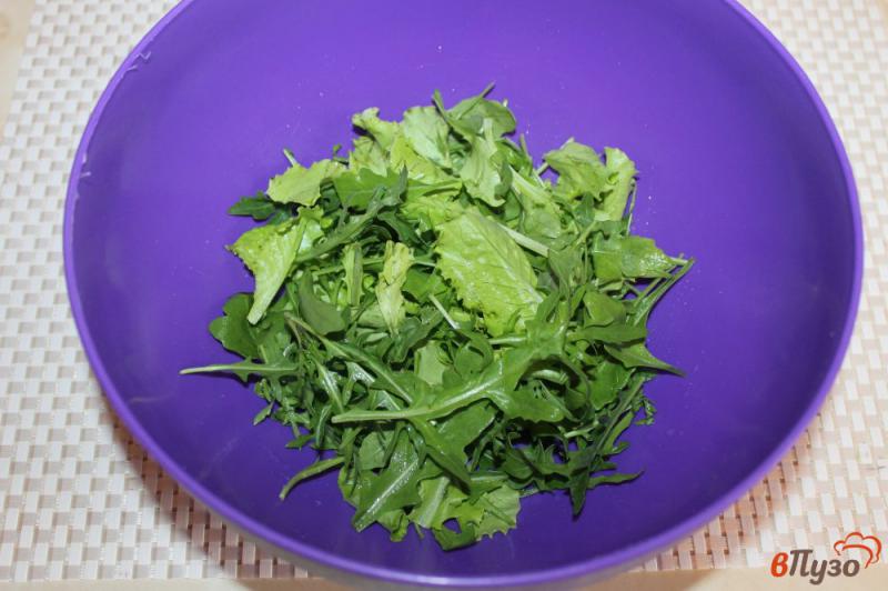 Фото приготовление рецепта: Салат из кабачков, листового салата и вяленого мяса шаг №1