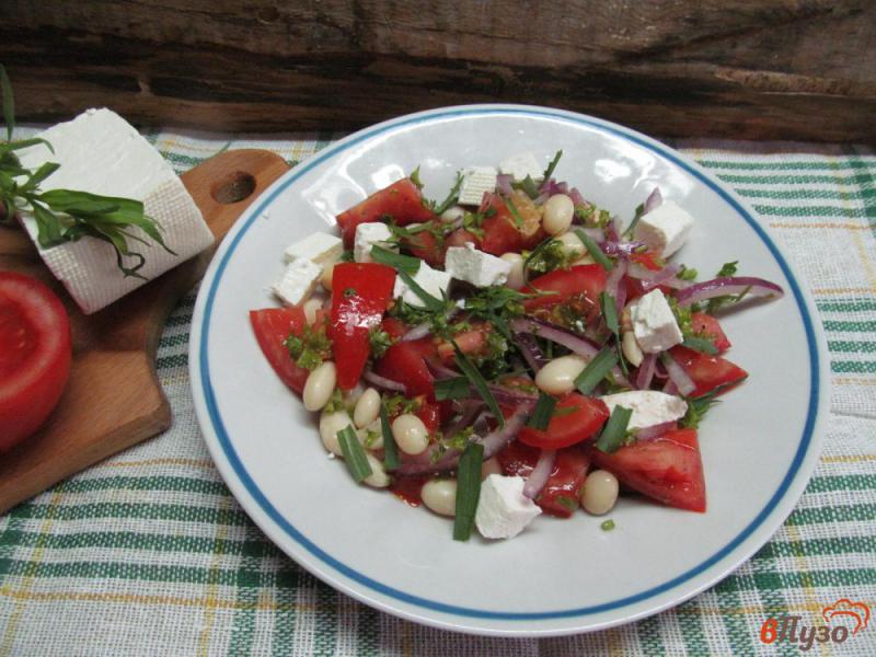 Фото приготовление рецепта: Салат с фасолью овощами и сыром фета шаг №6