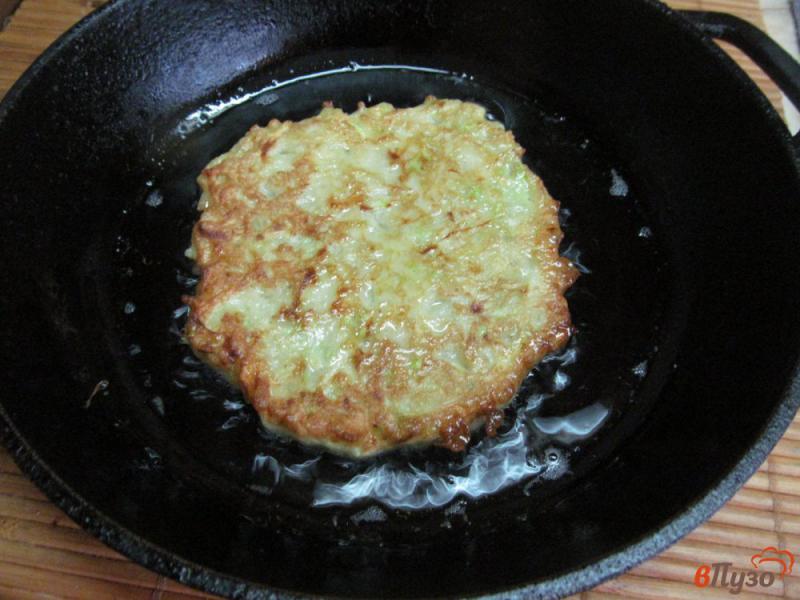 Фото приготовление рецепта: Закусочный торт из кабачка с шампиньоном шаг №6