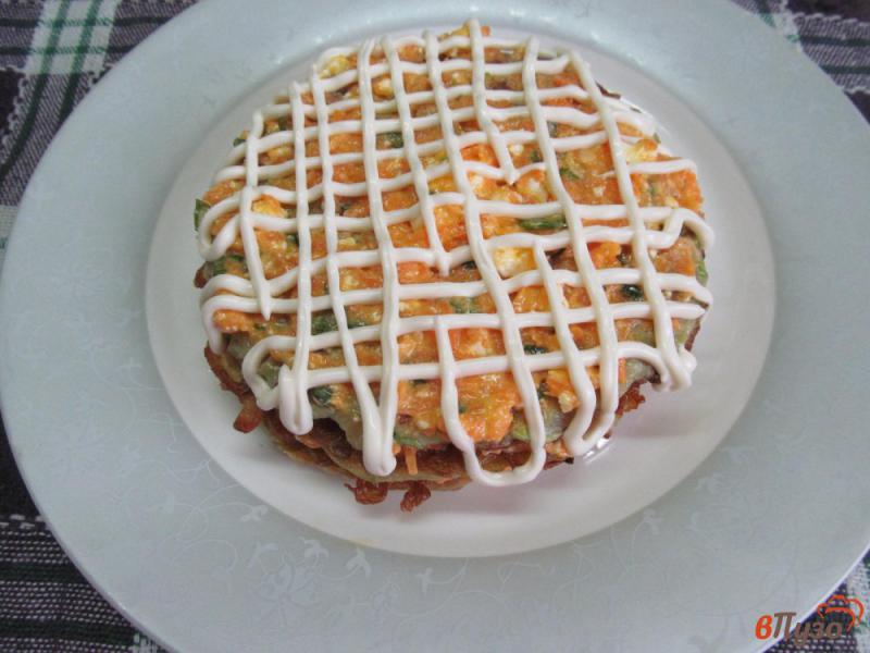 Фото приготовление рецепта: Закусочный торт из кабачка с шампиньоном шаг №15