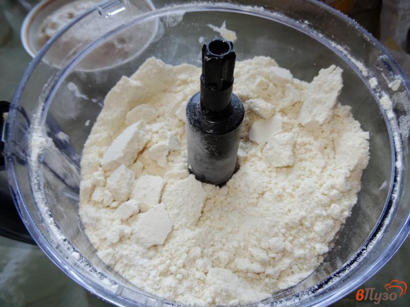 Фото приготовление рецепта: Песочный пирог с щавелем шаг №4