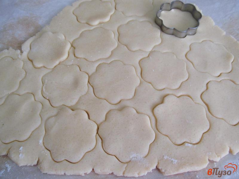 Фото приготовление рецепта: Печенье с яблочным повидлом шаг №5