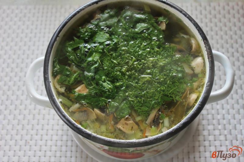 Фото приготовление рецепта: Суп с кабачком, молодым картофелем и курицей шаг №7