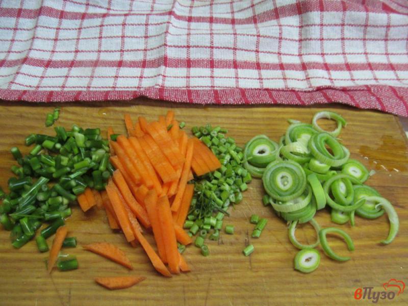Фото приготовление рецепта: Суп с картофельными клецками и молодой капусты шаг №1