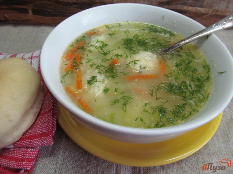 Фото приготовление рецепта: Суп с картофельными клецками и молодой капусты шаг №9