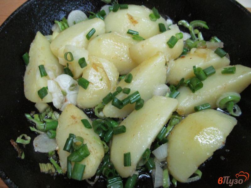 Фото приготовление рецепта: Чесночный молодой картофель шаг №7