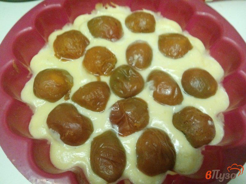 Фото приготовление рецепта: Вариация на тирольский пирог с абрикосами и курагой шаг №4