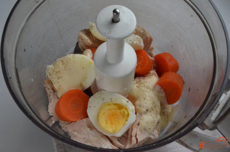 Фото приготовление рецепта: Хрустящие шарики с курицей шаг №2